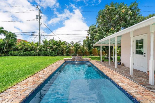 816 Avon Road, West Palm Beach, FL 33401