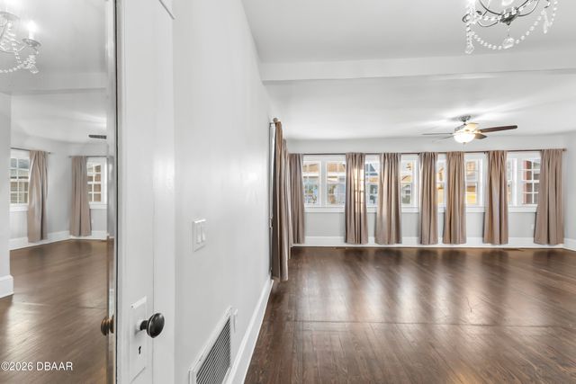 409 S Grandview Avenue, Daytona Beach, FL 32118