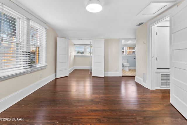 409 S Grandview Avenue, Daytona Beach, FL 32118