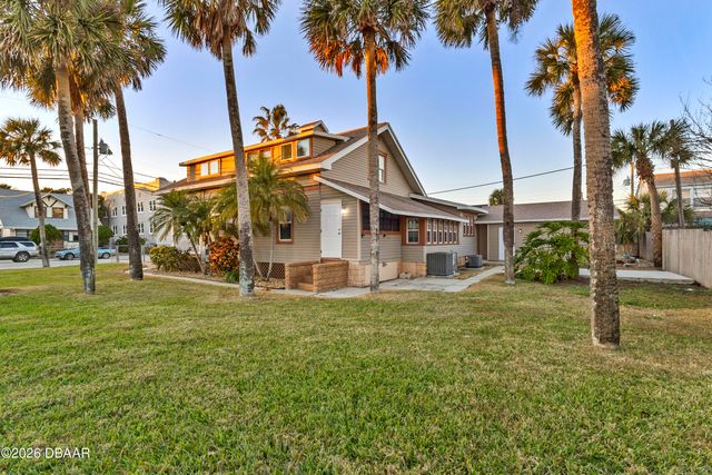 409 S Grandview Avenue, Daytona Beach, FL 32118
