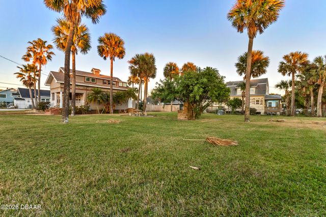 409 S Grandview Avenue, Daytona Beach, FL 32118