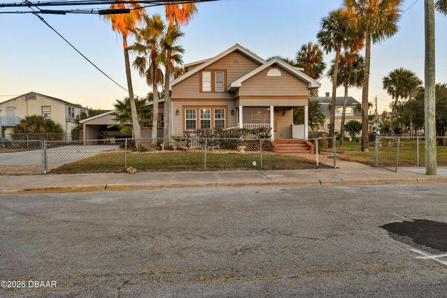 409 S Grandview Avenue, Daytona Beach, FL 32118