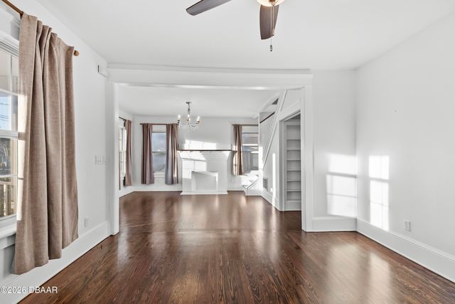 409 S Grandview Avenue, Daytona Beach, FL 32118