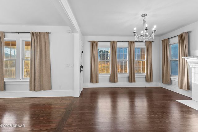 409 S Grandview Avenue, Daytona Beach, FL 32118