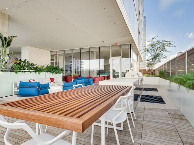 301 West Ave 1204, Austin, TX 78701