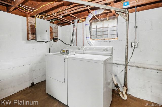 25886 Hoffmeyer Street, Roseville, MI 48066