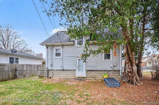 25886 Hoffmeyer Street, Roseville, MI 48066