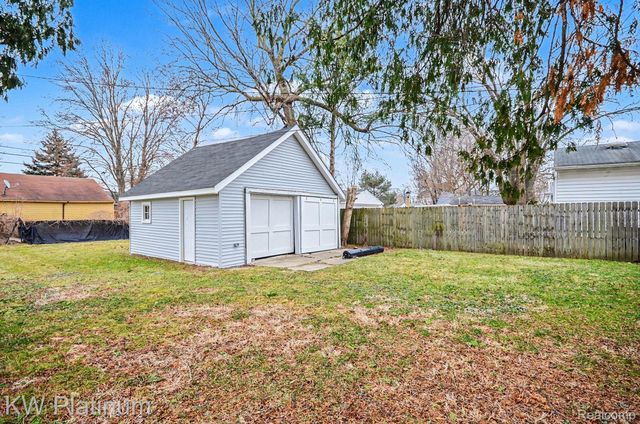 25886 Hoffmeyer Street, Roseville, MI 48066