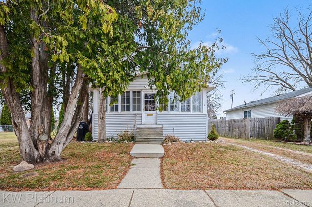 25886 Hoffmeyer Street, Roseville, MI 48066