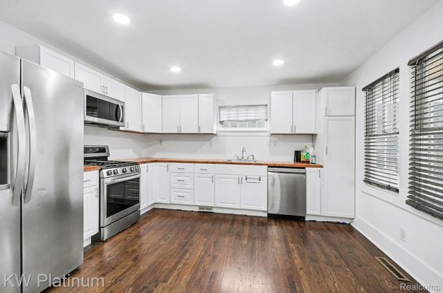 25886 Hoffmeyer Street, Roseville, MI 48066