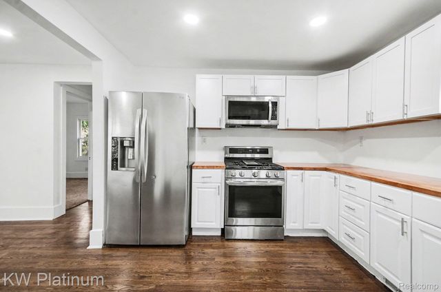 25886 Hoffmeyer Street, Roseville, MI 48066