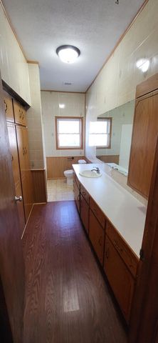 641 2nd St, Holdingford, MN 56340