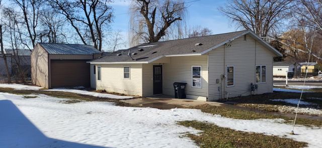 641 2nd St, Holdingford, MN 56340