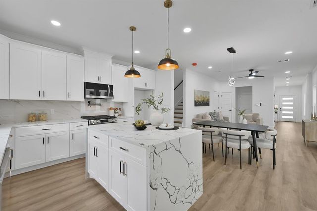 3334 Francis Street B, Houston, TX 77004