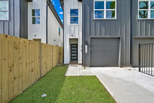 3334 Francis Street B, Houston, TX 77004