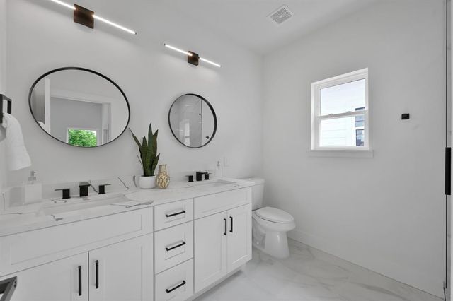 3334 Francis Street B, Houston, TX 77004