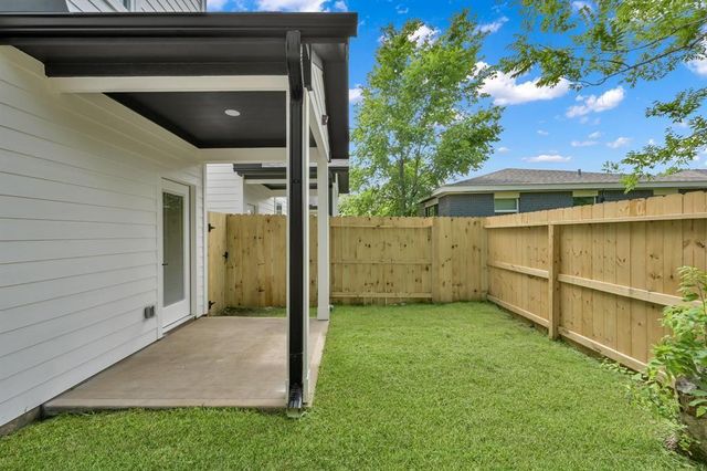 3334 Francis Street B, Houston, TX 77004