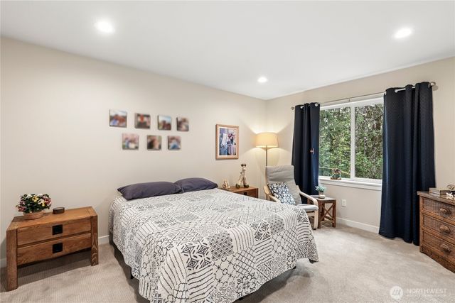 4979 Onalaska Loop SE, Port Orchard, WA 98367