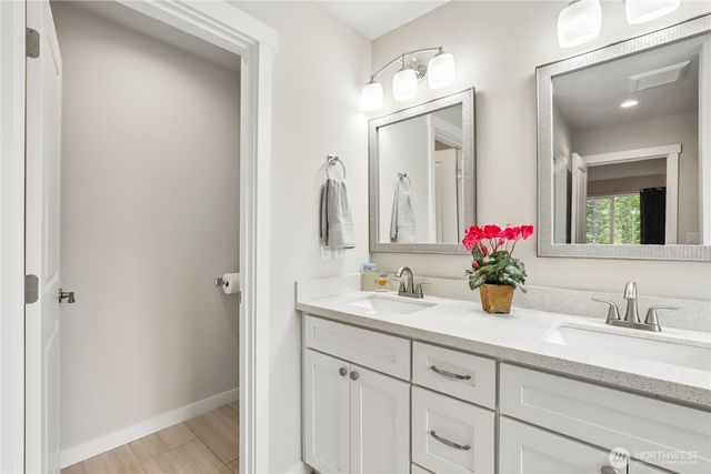 4979 Onalaska Loop SE, Port Orchard, WA 98367