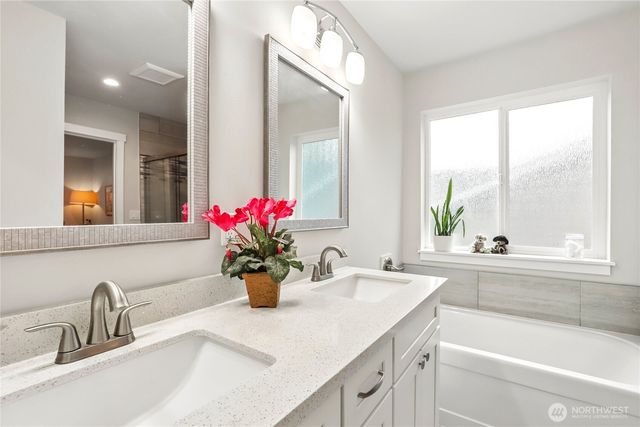 4979 Onalaska Loop SE, Port Orchard, WA 98367