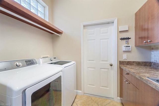 3343 Sandpiper WAY, Naples, FL 34109