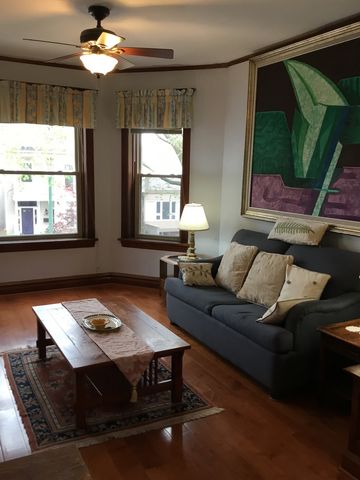 3714 N Hermitage Avenue, Chicago, IL 60613