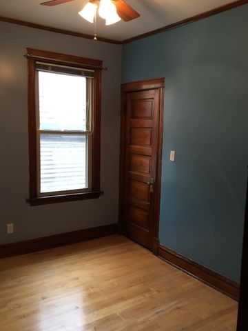 3714 N Hermitage Avenue, Chicago, IL 60613