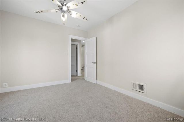 16 Utica Road, Pontiac, MI 48341