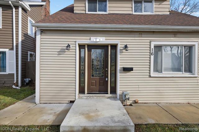 16 Utica Road, Pontiac, MI 48341