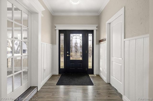 16 Utica Road, Pontiac, MI 48341