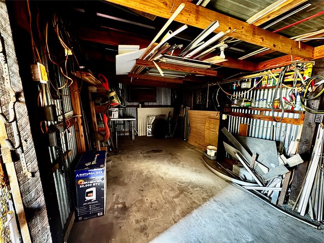 413 E Locust Street, Whitewright, TX 75491