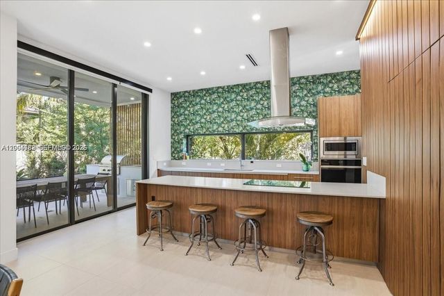 4354 Alton Rd, Miami Beach, FL 33140