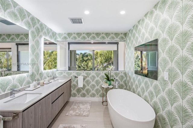 4354 Alton Rd, Miami Beach, FL 33140