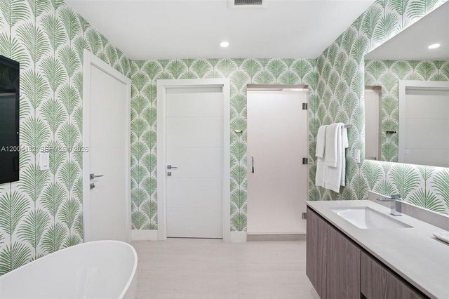 4354 Alton Rd, Miami Beach, FL 33140