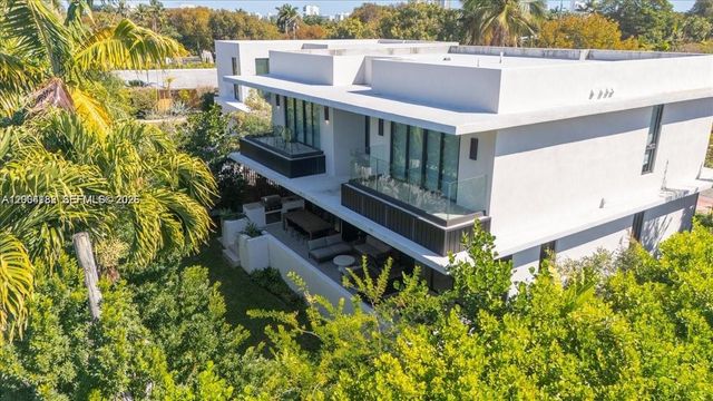 4354 Alton Rd, Miami Beach, FL 33140