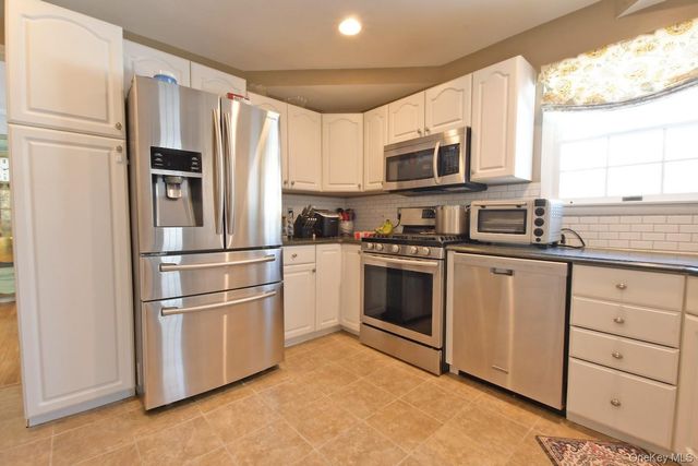 131 Sterling Street, Port Jefferson Station, NY 11776