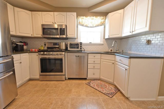 131 Sterling Street, Port Jefferson Station, NY 11776