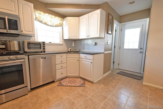 131 Sterling Street, Port Jefferson Station, NY 11776