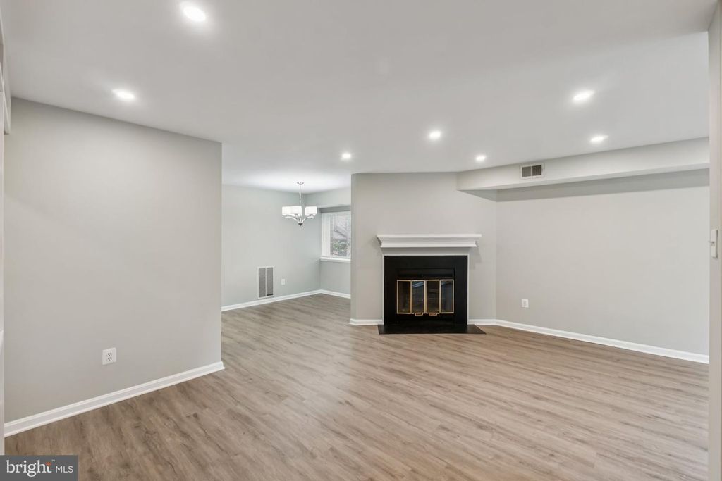 3437 SUMMIT CT NE #3437, Washington, DC 20018