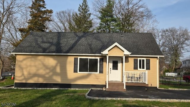 54 Riverview Cir, Little Falls Twp., NJ 07424