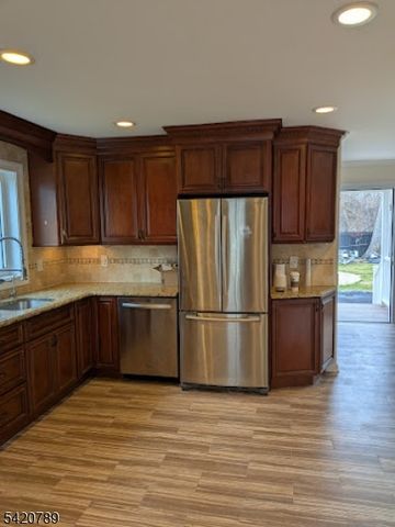 54 Riverview Cir, Little Falls Twp., NJ 07424