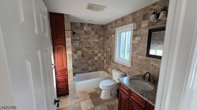 54 Riverview Cir, Little Falls Twp., NJ 07424