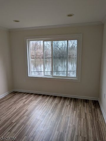 54 Riverview Cir, Little Falls Twp., NJ 07424