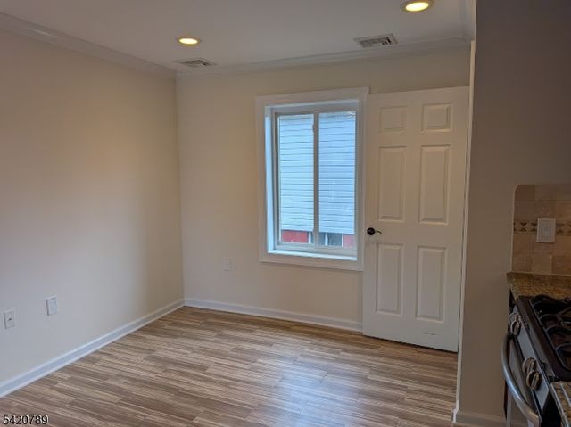 54 Riverview Cir, Little Falls Twp., NJ 07424
