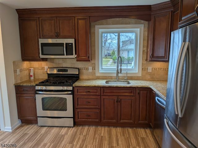 54 Riverview Cir, Little Falls Twp., NJ 07424