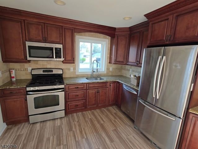 54 Riverview Cir, Little Falls Twp., NJ 07424