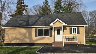 54 Riverview Cir, Little Falls Twp., NJ 07424