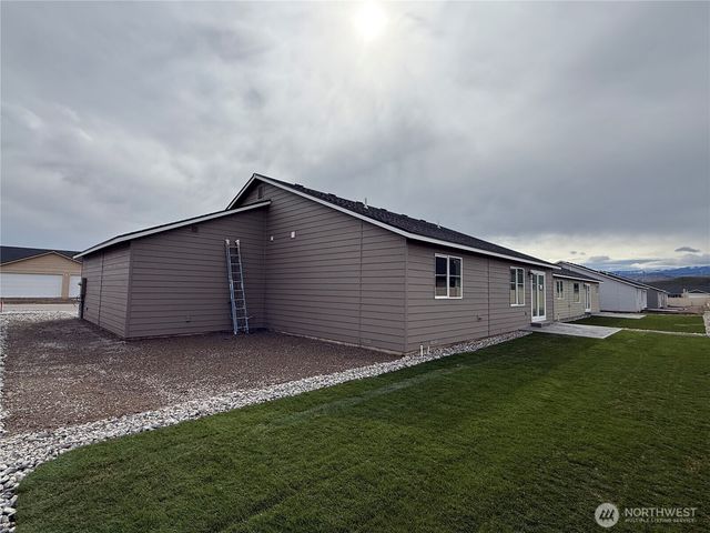 138 Salmon Drive, Wenatchee, WA 98801