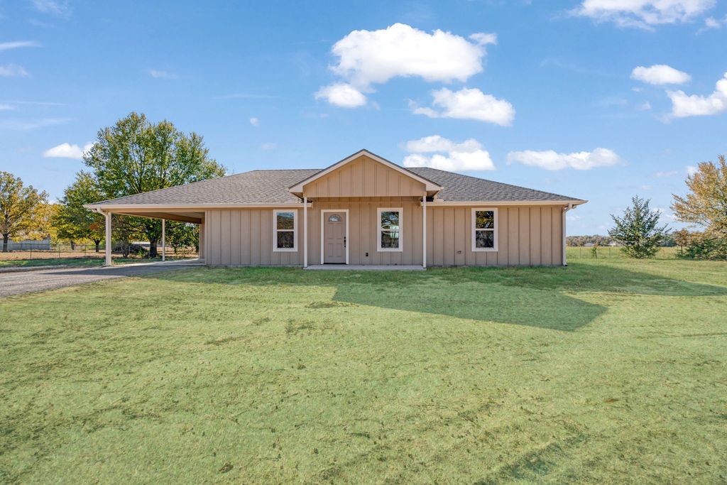 728 County Road 44050, Powderly, TX 75473