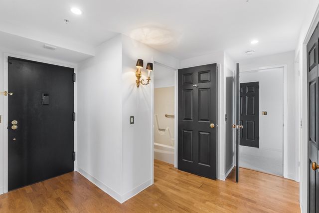 250 Hammond Pond Pkwy 1006N, Newton, MA 02467